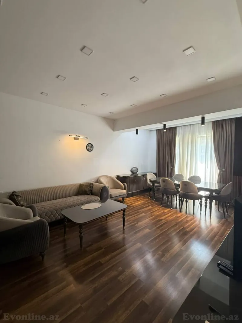 3 otaqlı Mənzil 100 m² Xətai r. Kirayə verilir