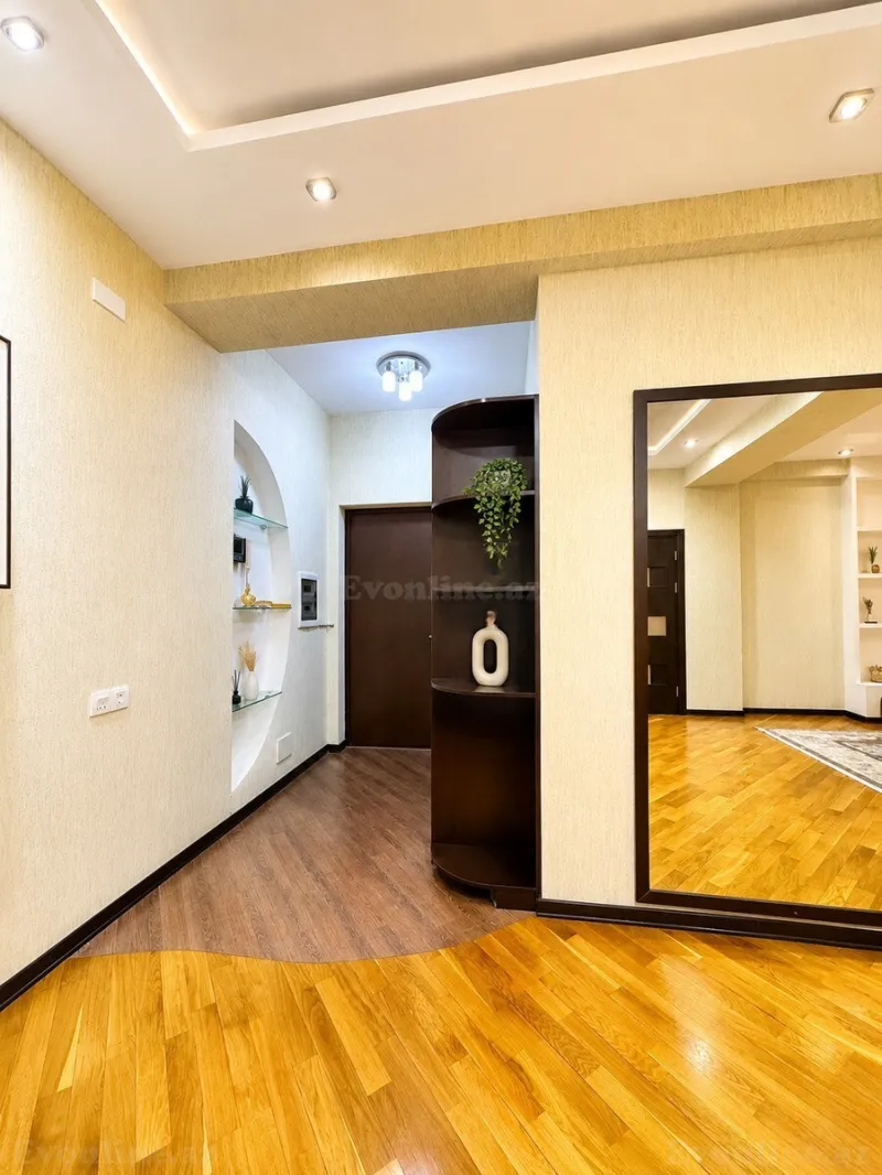 Kirayə verilir 3 otaqlı Mənzil Yeni tikili 120 m² İnşaatçılar m. - şəkil 4