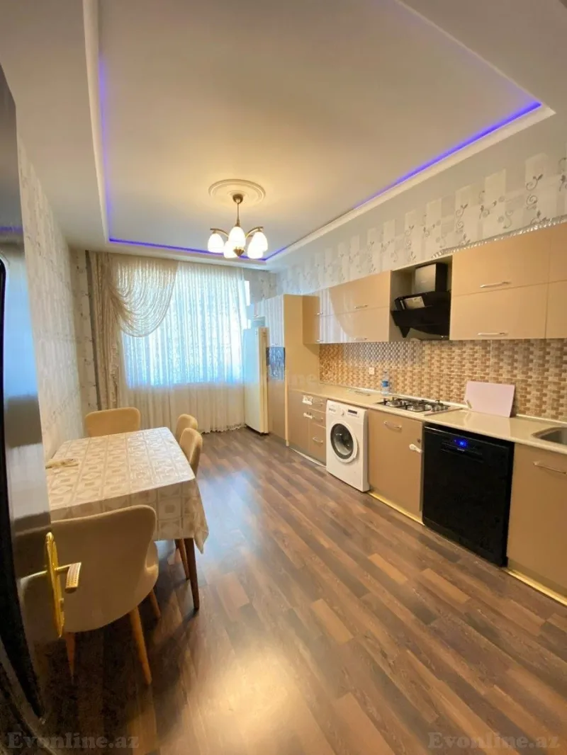 3 otaqlı Mənzil 136 m² 20 Yanvar m. Satılır