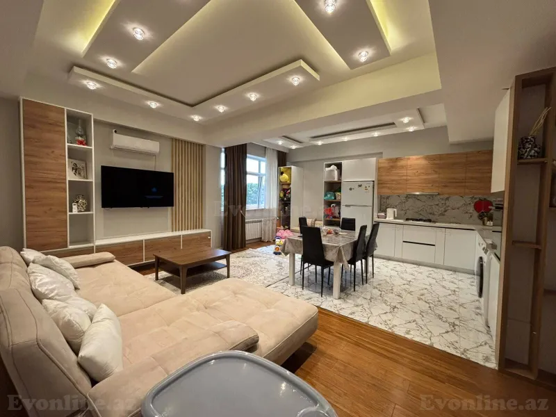 3 otaqlı Mənzil 130 m² Elmlər Akademiyası m. Satılır