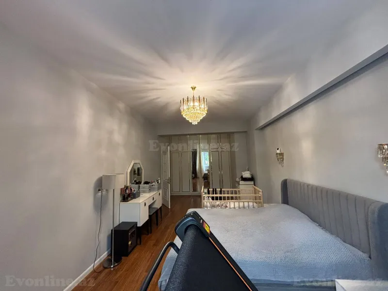 Satılır 3 otaqlı Mənzil Yeni tikili 130 m² Elmlər Akademiyası m. - şəkil 4