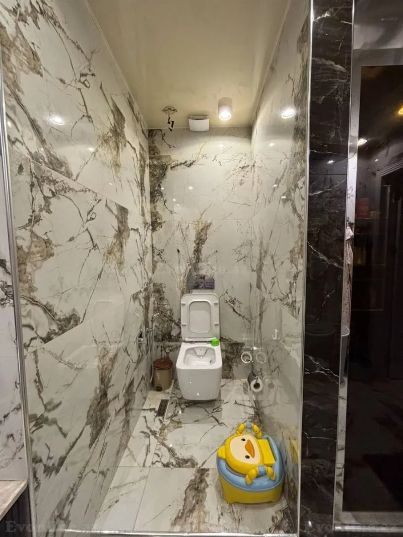 Satılır 3 otaqlı Mənzil Yeni tikili 130 m² Elmlər Akademiyası m. - şəkil 13