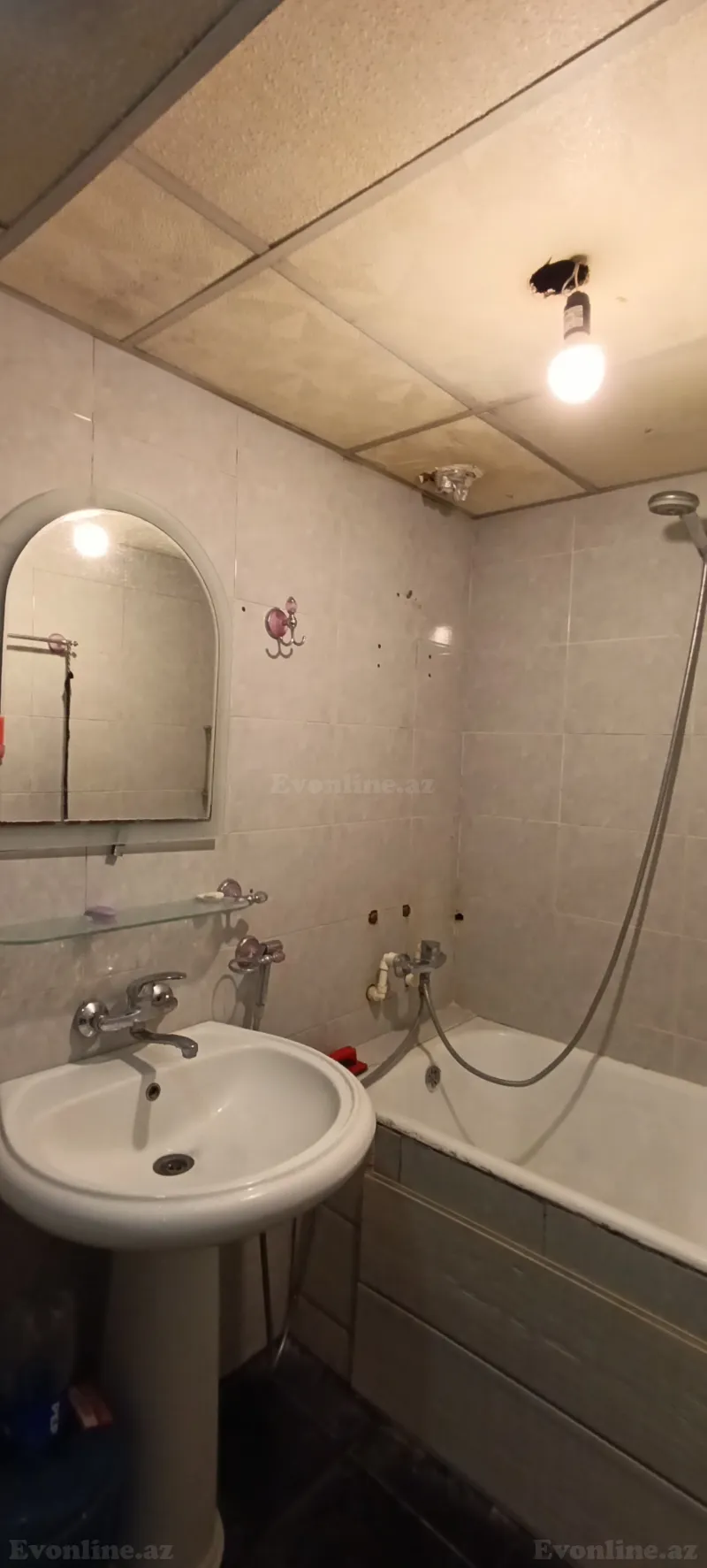 Kirayə verilir 2 otaqlı Mənzil Köhnə tikili 65 m² Yasamal - şəkil 3