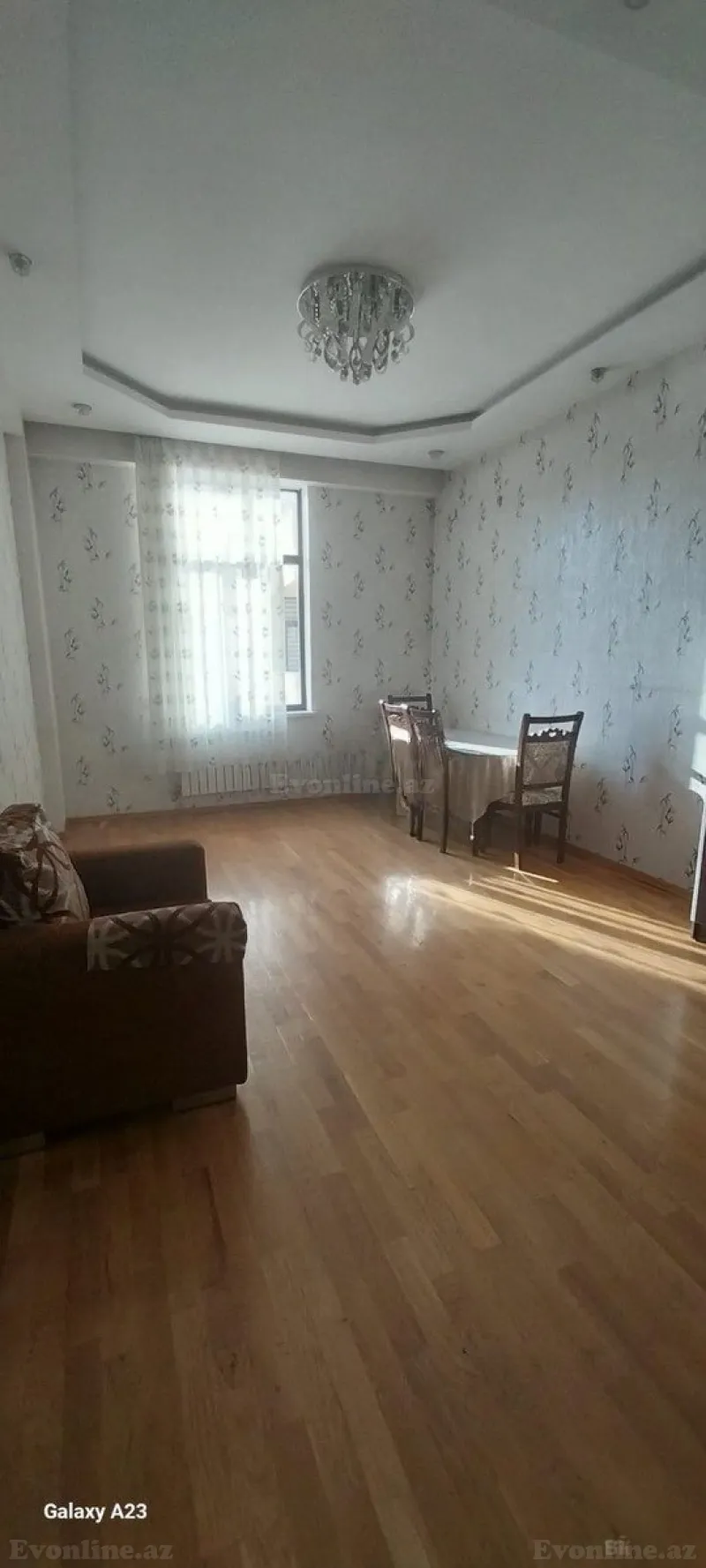 3 otaqlı Mənzil 100 m² İnşaatçılar m. Satılır