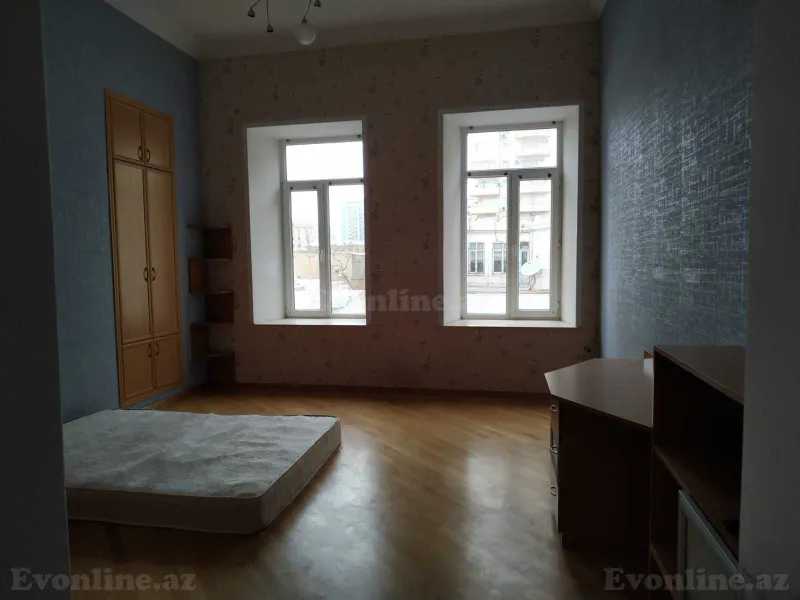 Satılır 2 otaqlı Mənzil Köhnə tikili 60 m² 28 May m. - şəkil 2