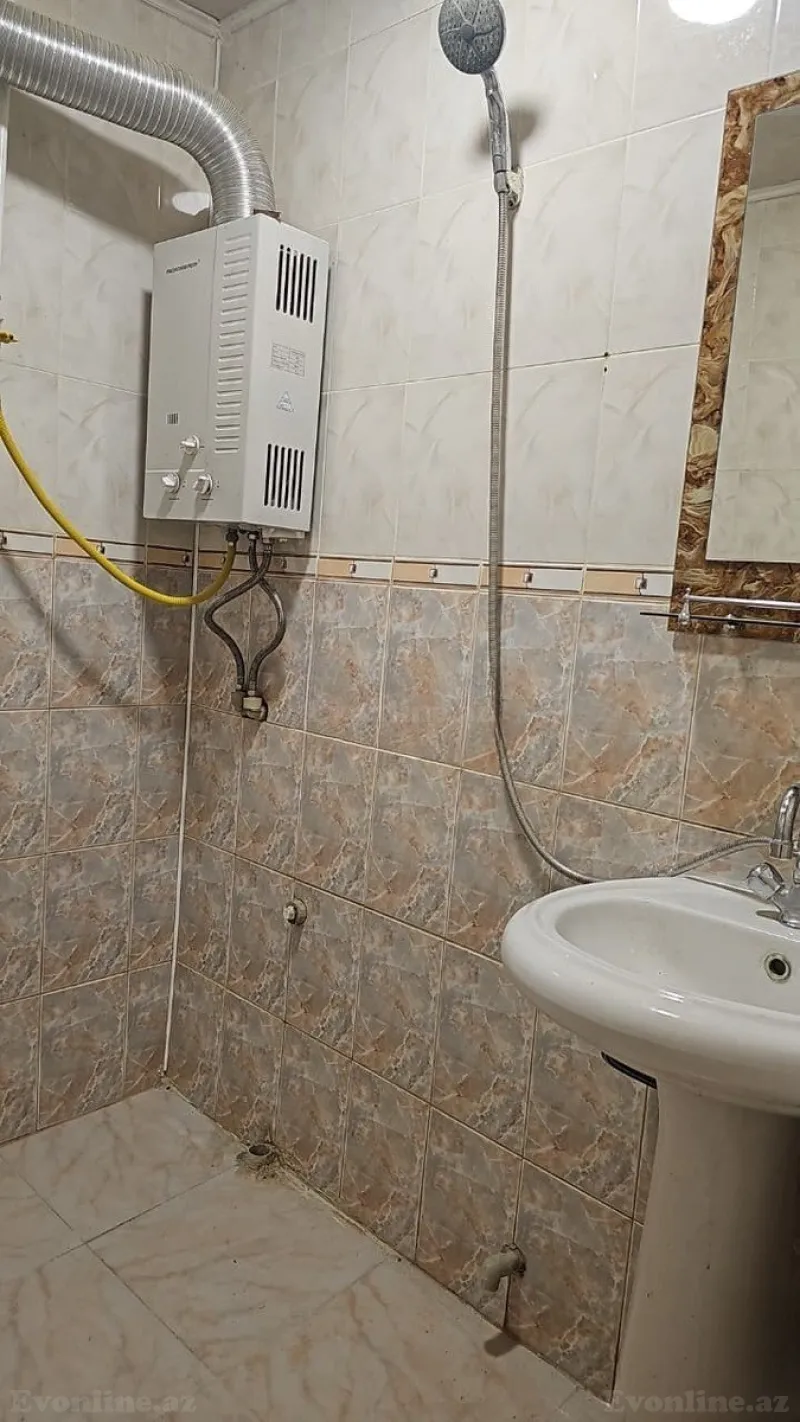Kirayə verilir 2 otaqlı Mənzil Köhnə tikili 40 m² Memar Əcəmi m. - şəkil 7