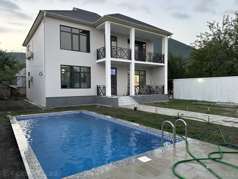 5 otaqlı Həyət evi 250 m² Qəbələ Kirayə verilir