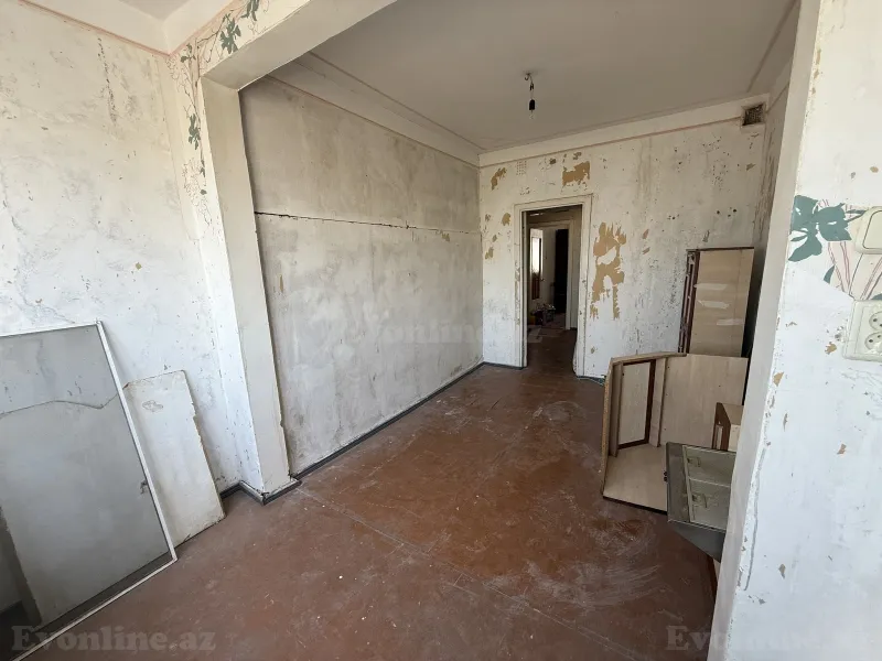Satılır 3 otaqlı Mənzil Köhnə tikili 85 m² Xalqlar Dostluğu m. - şəkil 4