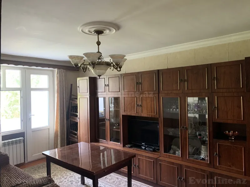 2 otaqlı Mənzil 60 m² Avtovağzal m. Kirayə verilir