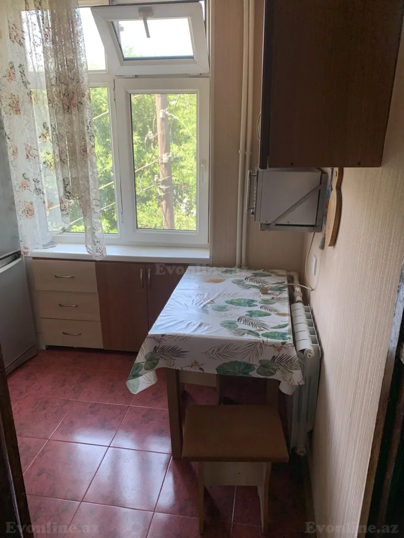 Kirayə verilir 2 otaqlı Mənzil Köhnə tikili 60 m² Avtovağzal m. - şəkil 3