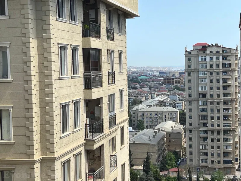 Satılır 6 otaqlı Mənzil Yeni tikili 324 m² H.Əliyev pr. - şəkil 3