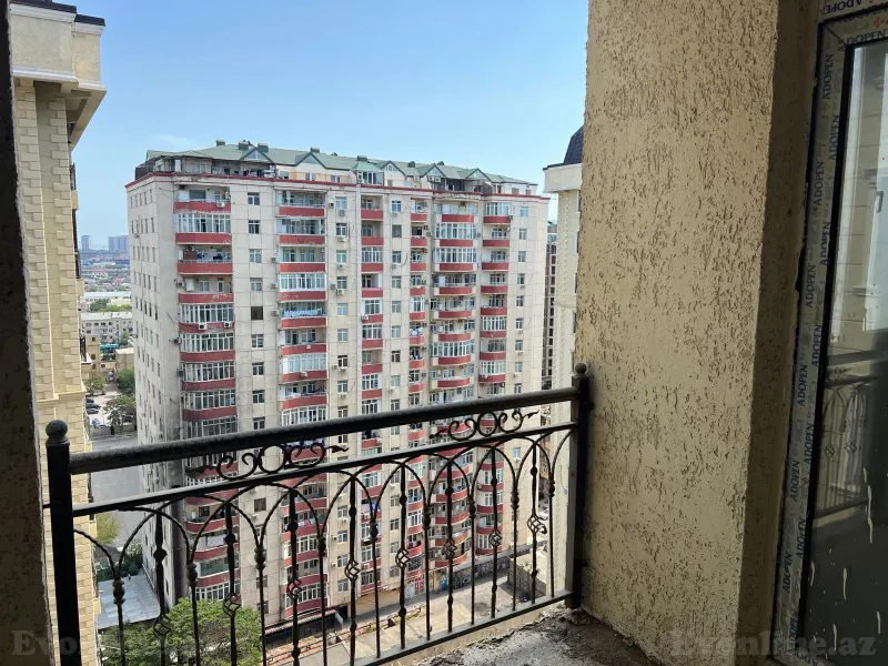 Satılır 6 otaqlı Mənzil Yeni tikili 324 m² H.Əliyev pr. - şəkil 8