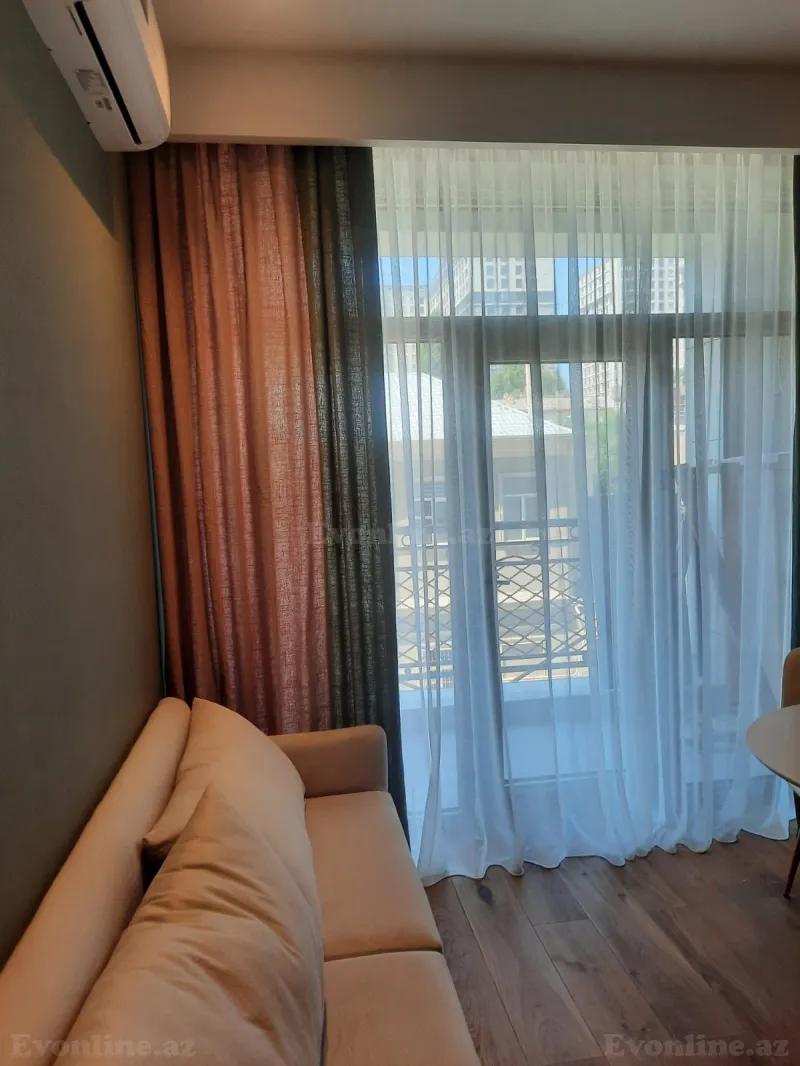 1 otaqlı Mənzil 40 m² 28 May m. Kirayə verilir