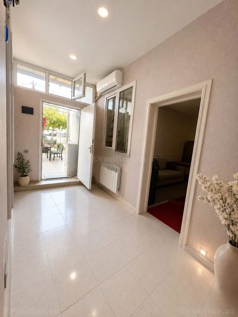 4 otaqlı Həyət evi 180 m² Gənclik m. Satılır
