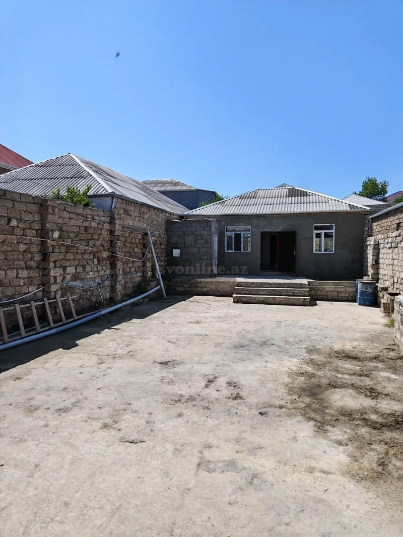 3 otaqlı Həyət evi 75 m² Binə Satılır