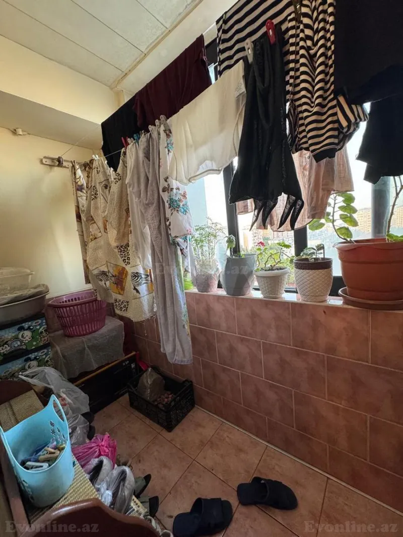 Satılır 2 otaqlı Mənzil Köhnə tikili 65 m² 20 Yanvar m. - şəkil 16
