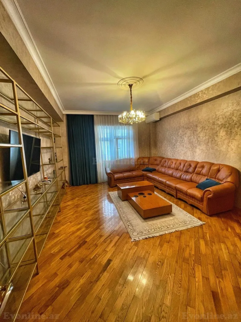 3 otaqlı Mənzil 101 m² 28 May m. Kirayə verilir