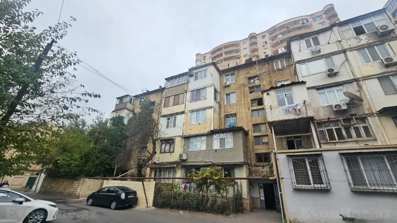 Satılır 1 otaqlı Mənzil Köhnə tikili 35 m² Elmlər Akademiyası m.