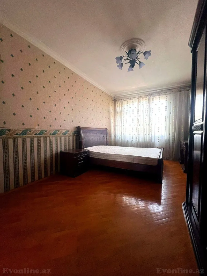 Satılır 3 otaqlı Mənzil Köhnə tikili 75 m² Memar Əcəmi m. - şəkil 4