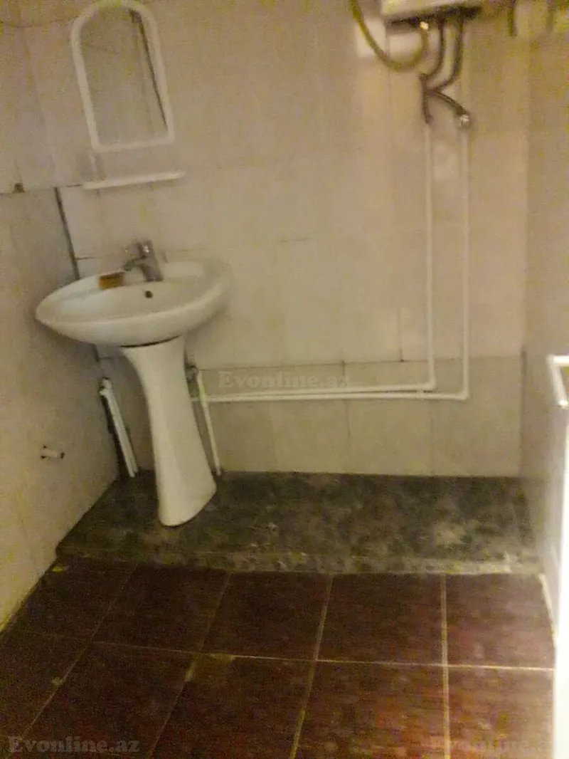 Kirayə verilir 2 otaqlı Mənzil Köhnə tikili 40 m² Memar Əcəmi m. - şəkil 3