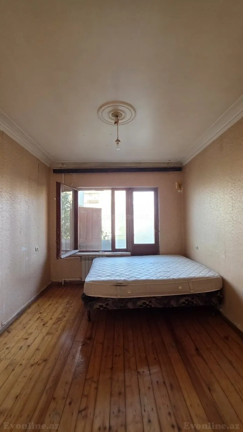 Satılır 2 otaqlı Mənzil Köhnə tikili 65 m² Bakıxanov - şəkil 3