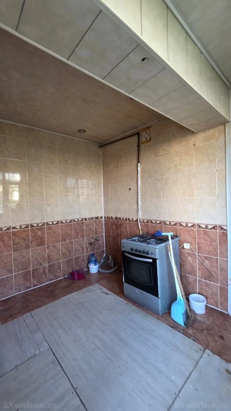 Satılır 2 otaqlı Mənzil Köhnə tikili 65 m² Bakıxanov - şəkil 4