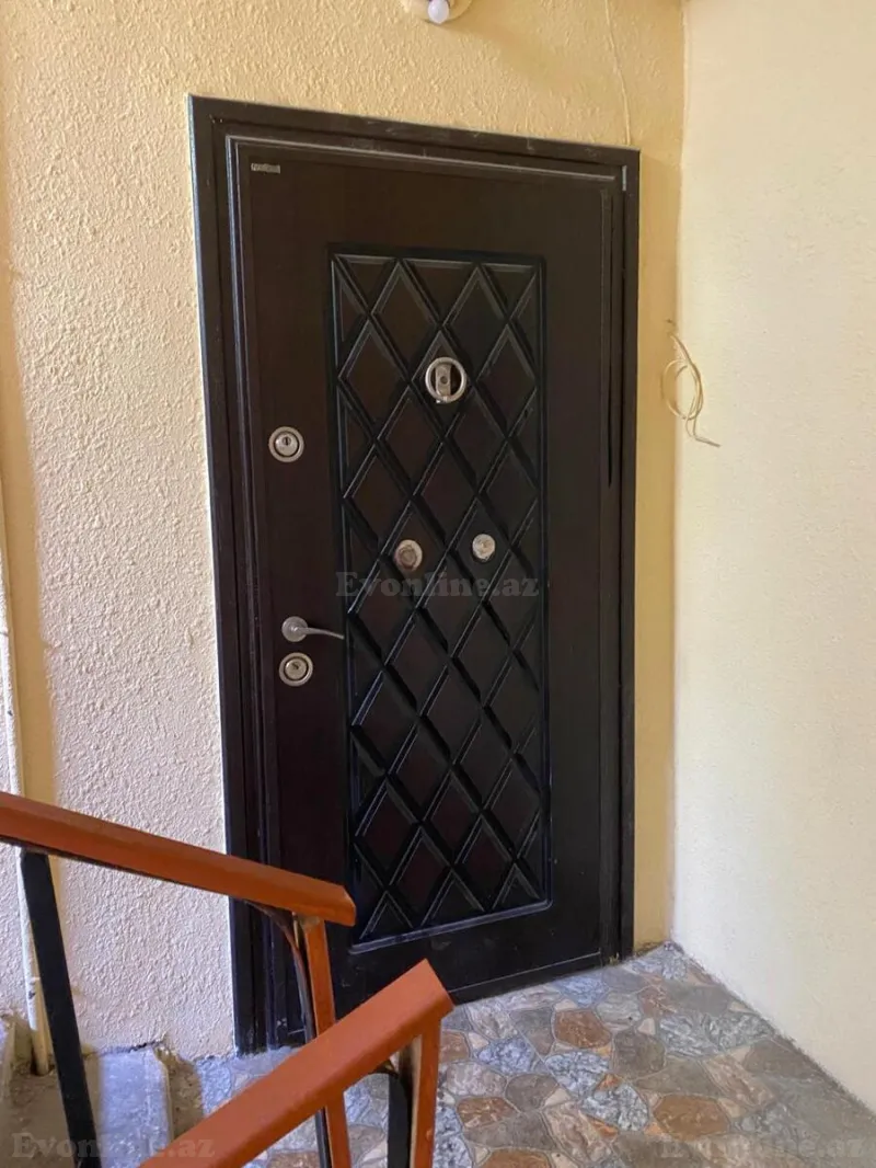 Satılır 3 otaqlı Mənzil Köhnə tikili 70 m² Xalqlar Dostluğu m. - şəkil 2