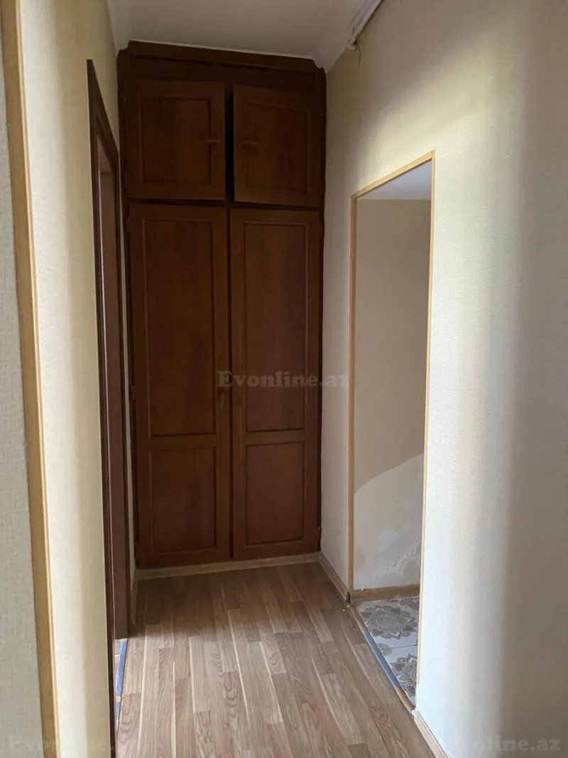 Satılır 3 otaqlı Mənzil Köhnə tikili 70 m² Xalqlar Dostluğu m. - şəkil 3