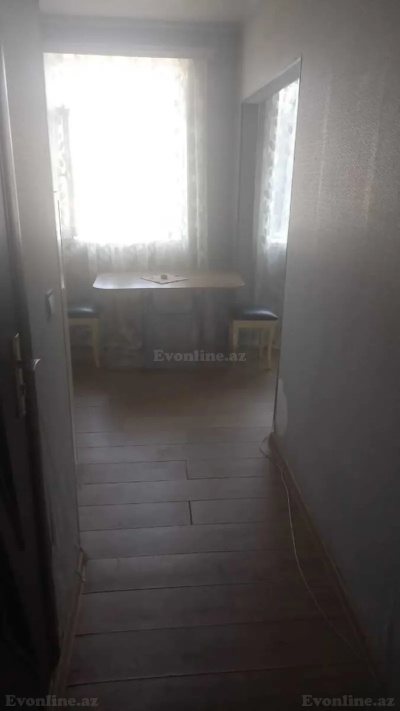 Satılır 2 otaqlı Mənzil Köhnə tikili 50 m² Gənclik m. - şəkil 2