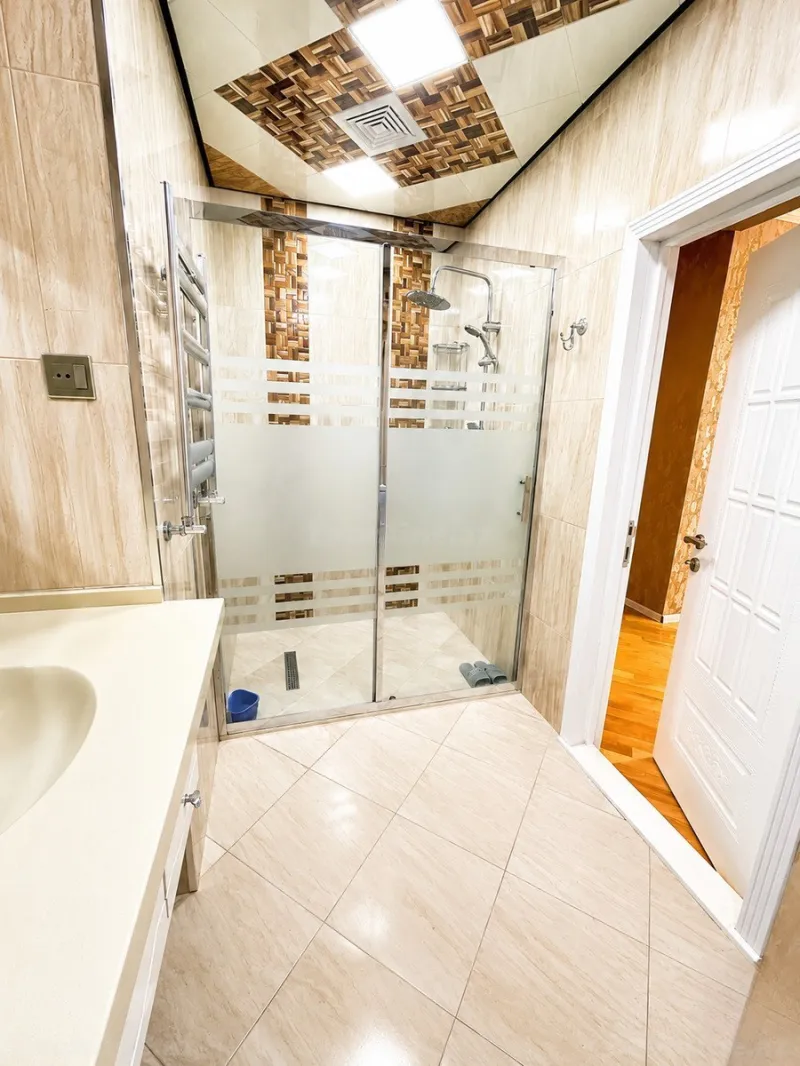 Kirayə verilir 3 otaqlı Mənzil Yeni tikili 130 m² Nəriman Nərimanov m. - şəkil 8