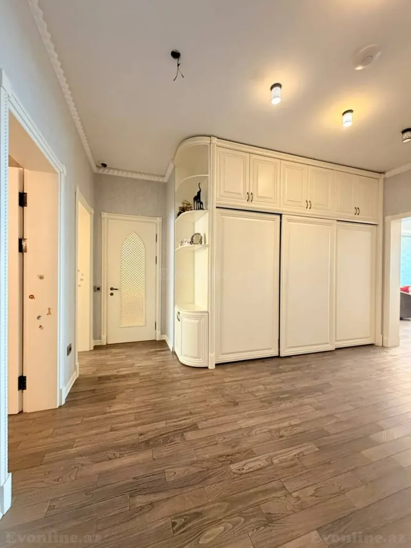 Satılır 4 otaqlı Mənzil Yeni tikili 219 m² Xətai m. - şəkil 4