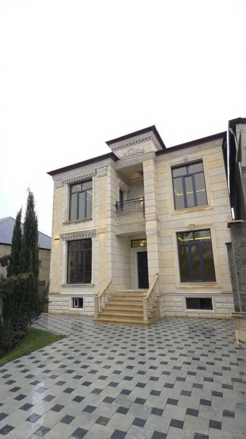 7 otaqlı Həyət evi 360 m² Qaraçuxur Satılır
