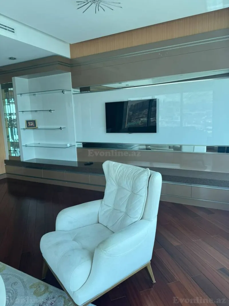 Kirayə verilir 2 otaqlı Mənzil Yeni tikili 80 m² Sahil m. - şəkil 2