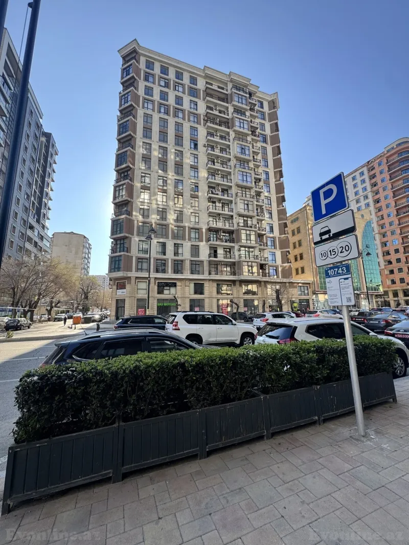 4 otaqlı Mənzil 198 m² Gənclik m. Satılır