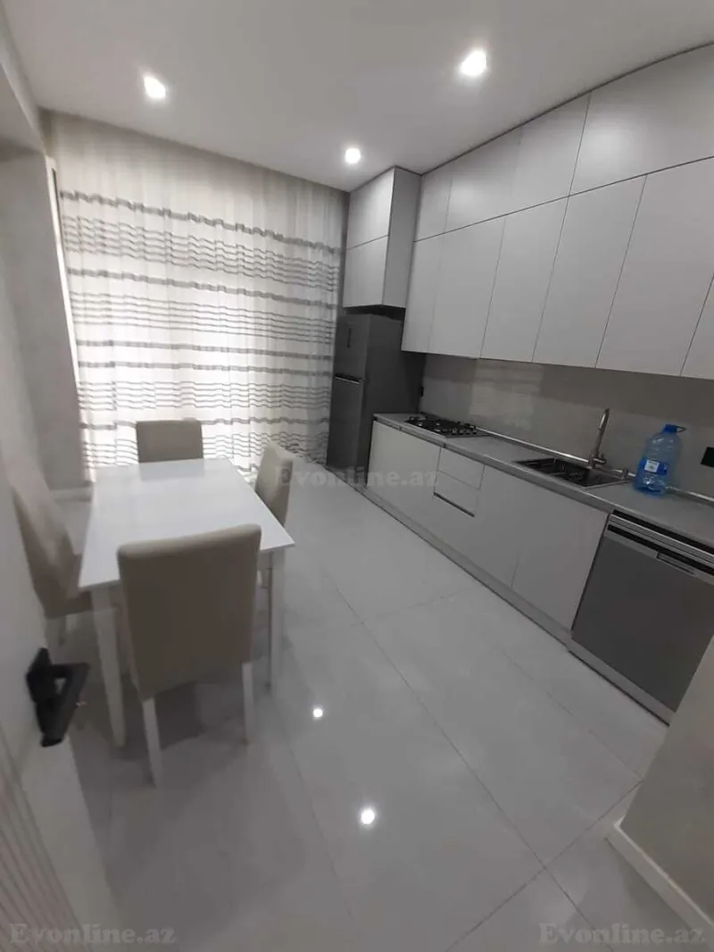 2 otaqlı Mənzil 80 m² Qara Qarayev m. Kirayə verilir