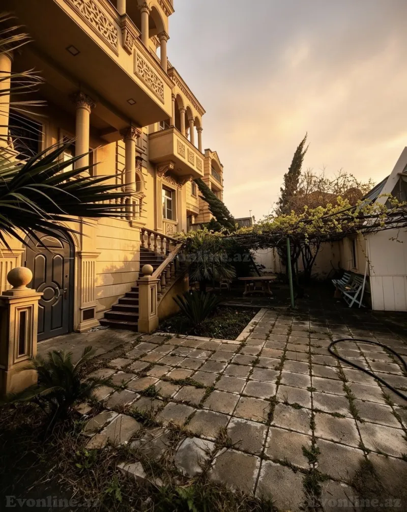 Satılır 11 otaqlı Həyət evi 950 m² Ağ şəhər - şəkil 2