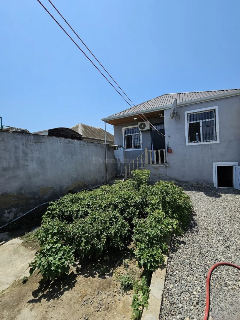 3 otaqlı Həyət evi 80 m² Binə Satılır