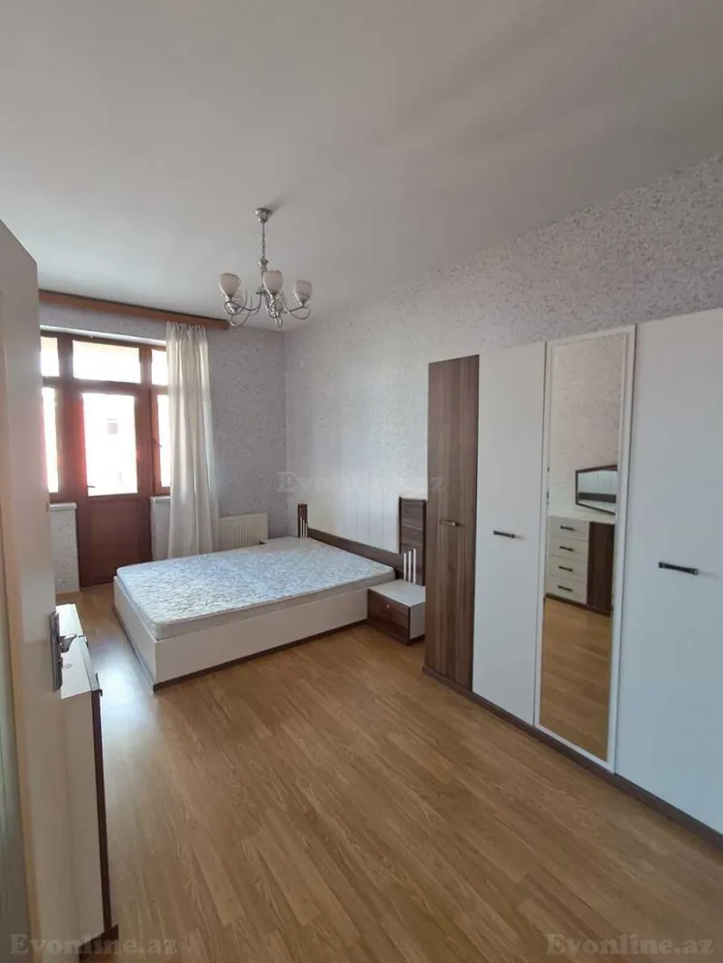 3 otaqlı Mənzil 150 m² Bakıxanov Kirayə verilir