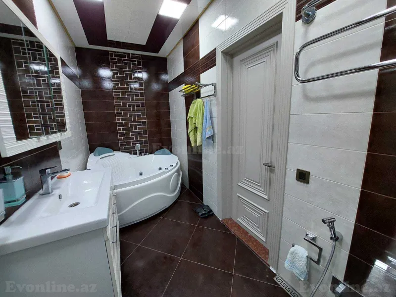 Kirayə verilir 3 otaqlı Mənzil Yeni tikili 135 m² 28 May m. - şəkil 9