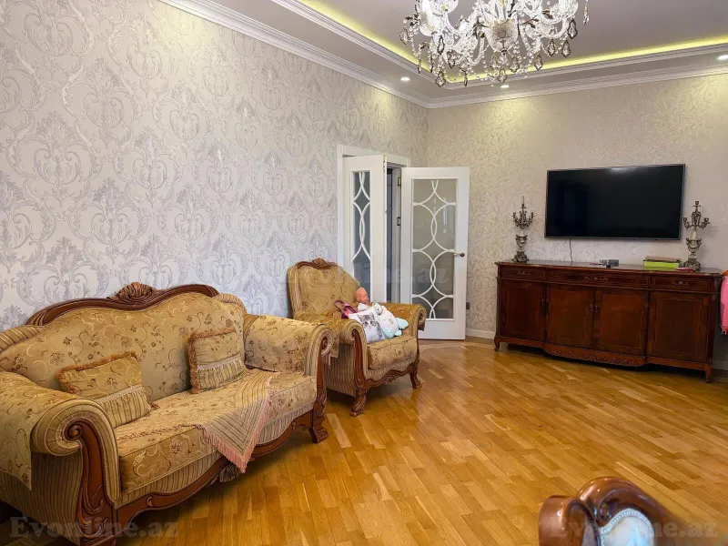 3 otaqlı Mənzil 115 m² 28 May m. Satılır