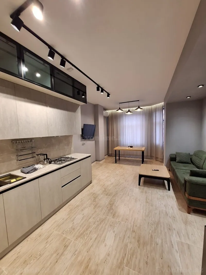 3 otaqlı Mənzil 110 m² Xətai r. Kirayə verilir