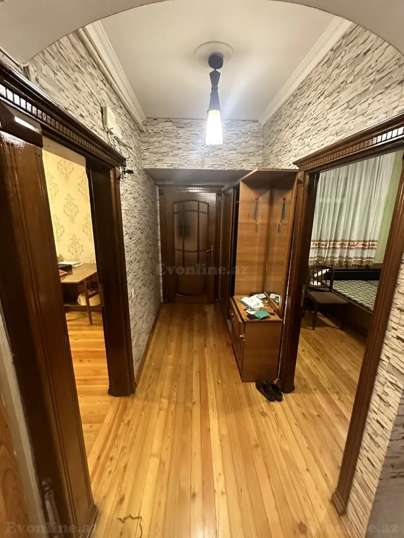 Satılır 2 otaqlı Mənzil Köhnə tikili 65 m² Əhmədli m. - şəkil 2