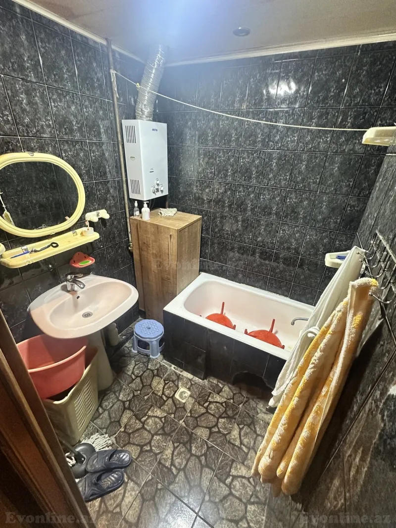 Satılır 2 otaqlı Mənzil Köhnə tikili 65 m² Əhmədli m. - şəkil 7