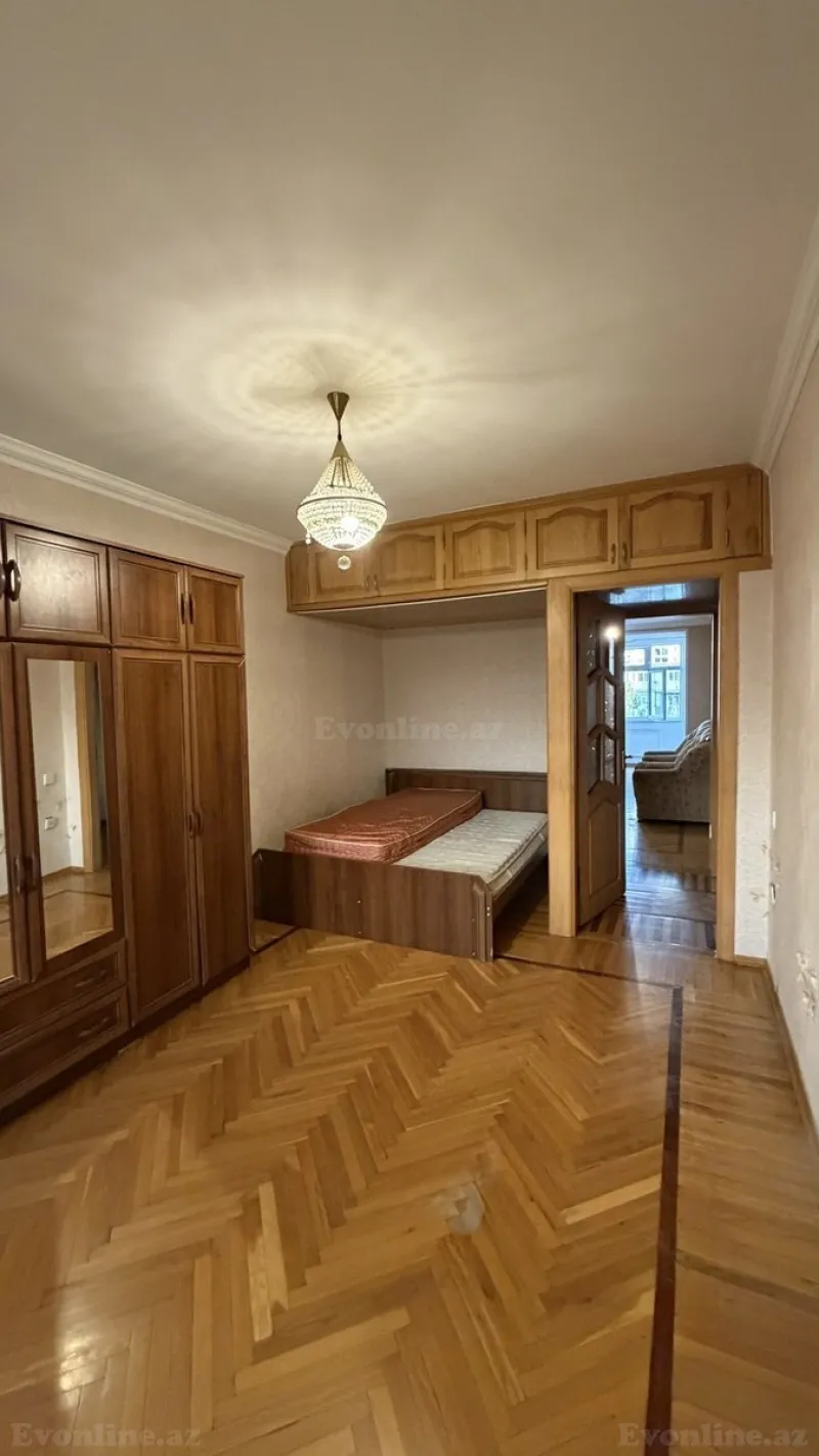 Satılır 2 otaqlı Mənzil Köhnə tikili 65 m² Bakıxanov - şəkil 9