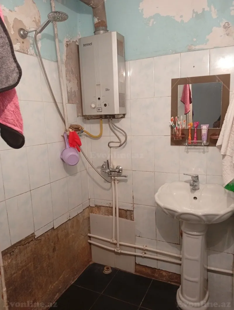 Satılır 3 otaqlı Mənzil Köhnə tikili 70 m² Neftçilər m. - şəkil 12