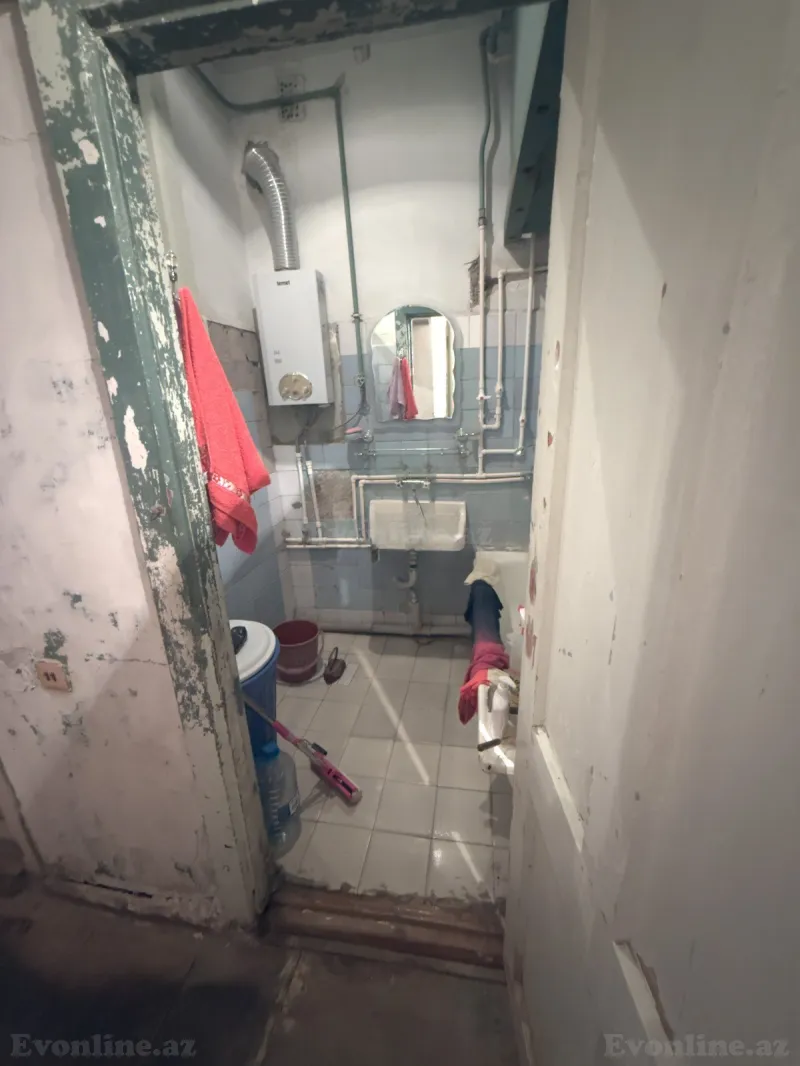 Satılır 2 otaqlı Mənzil Köhnə tikili 70 m² Badamdar - şəkil 8