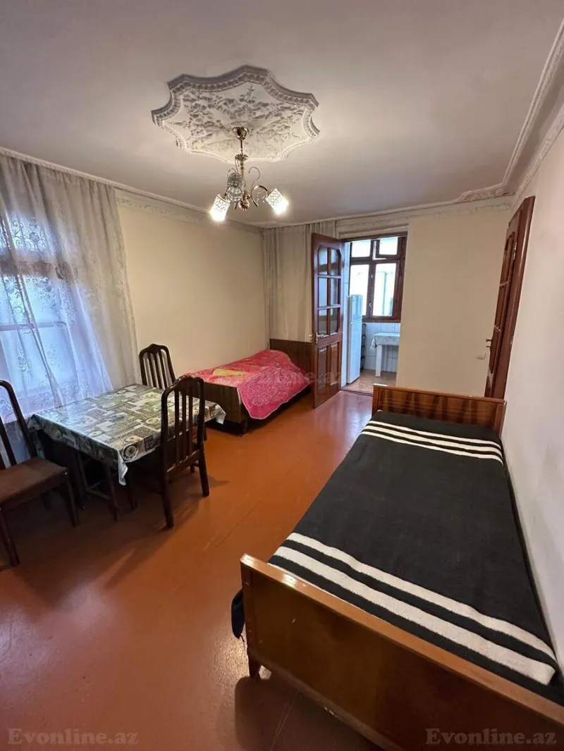 Satılır 2 otaqlı Mənzil Köhnə tikili 31 m² Elmlər Akademiyası m.