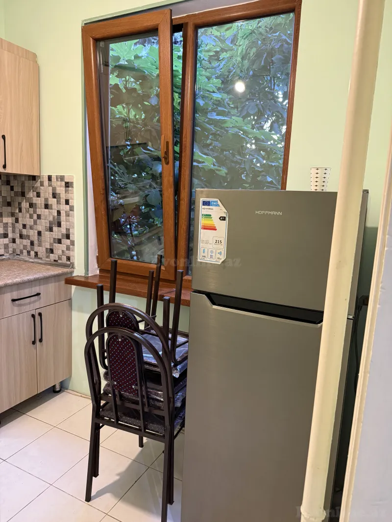 Kirayə verilir 2 otaqlı Mənzil Köhnə tikili 60 m² 1-ci mikrorayon