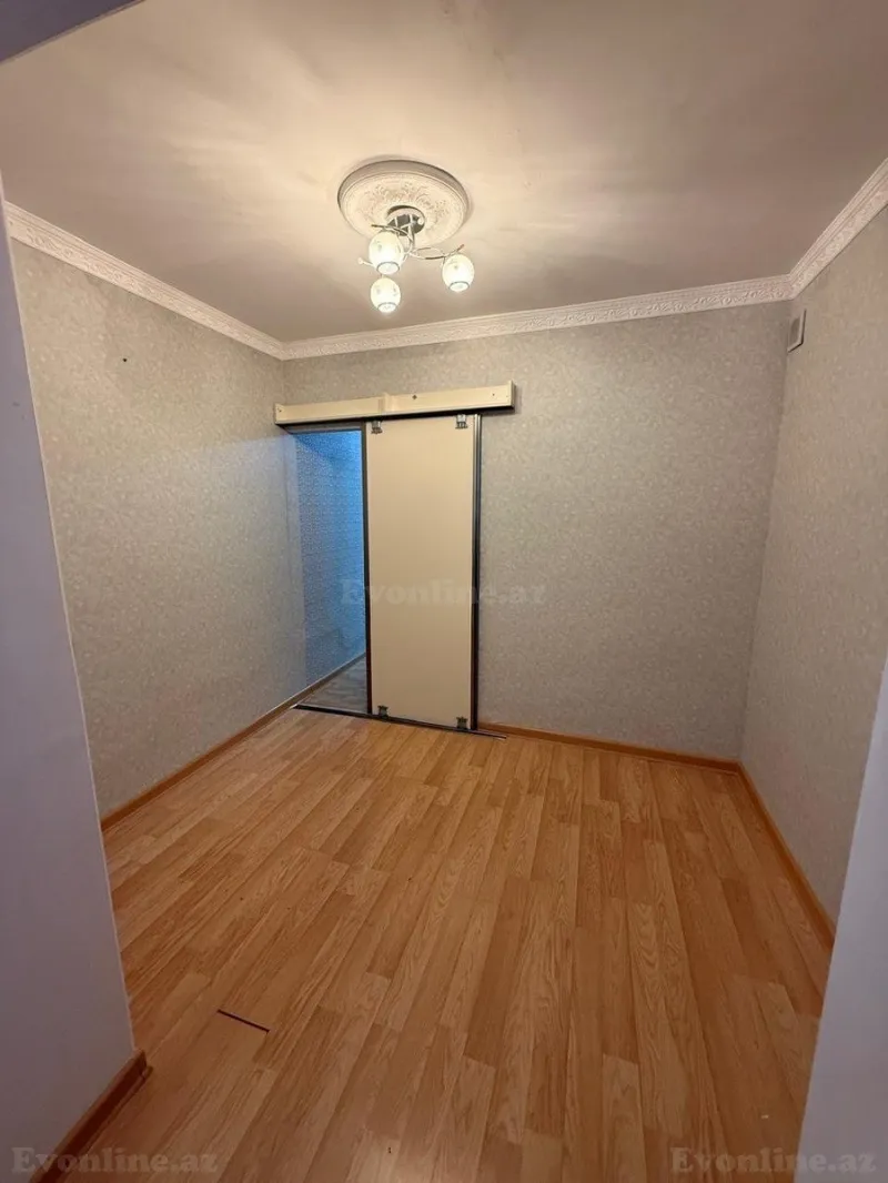Kirayə verilir 2 otaqlı Mənzil Köhnə tikili 50 m² Memar Əcəmi m. - şəkil 2