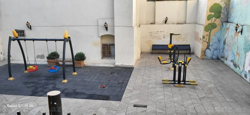 Satılır 3 otaqlı Mənzil Köhnə tikili 60 m² Səbail r. - şəkil 4
